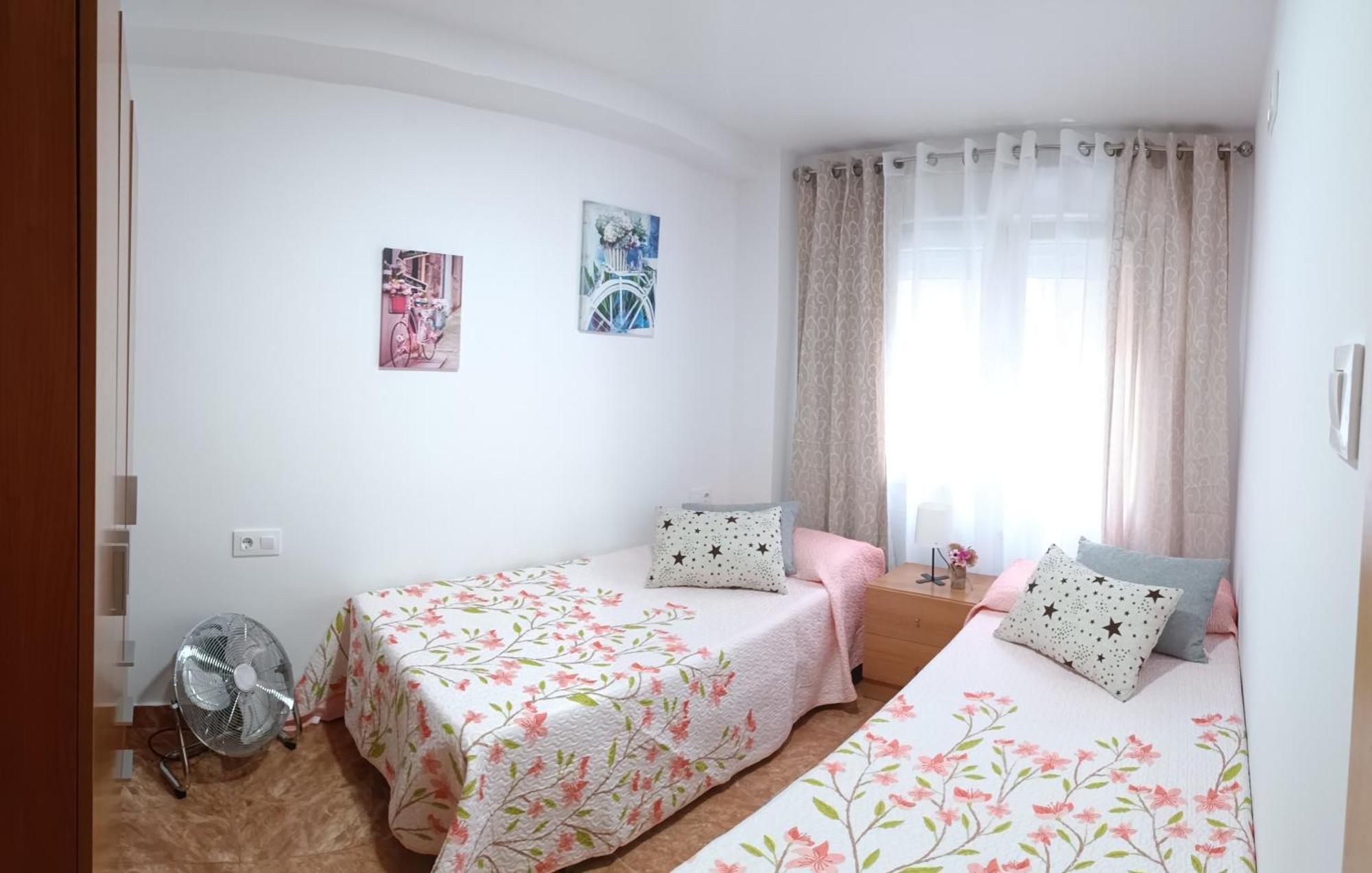Daoiz, Vivienda Vacacional Para Familias Y Mayores De 25 Anos En El Grao De Gandia 3Ro Sin Ascensor Playa de Gandia Luaran gambar